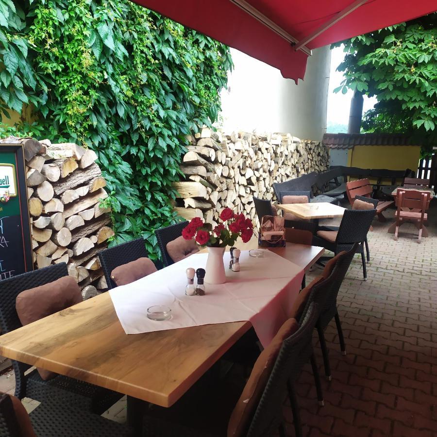 Penzion A Restaurace Nad Hradem Křivoklát Extérieur photo