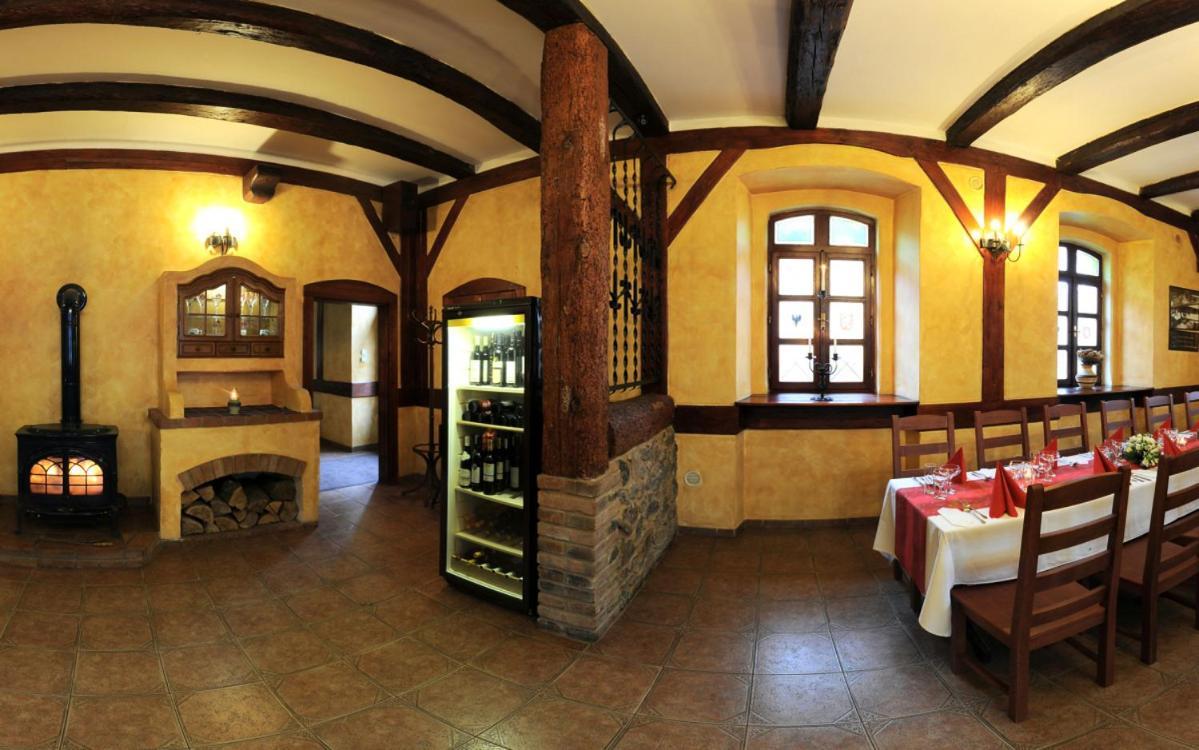 Penzion A Restaurace Nad Hradem Křivoklát Extérieur photo