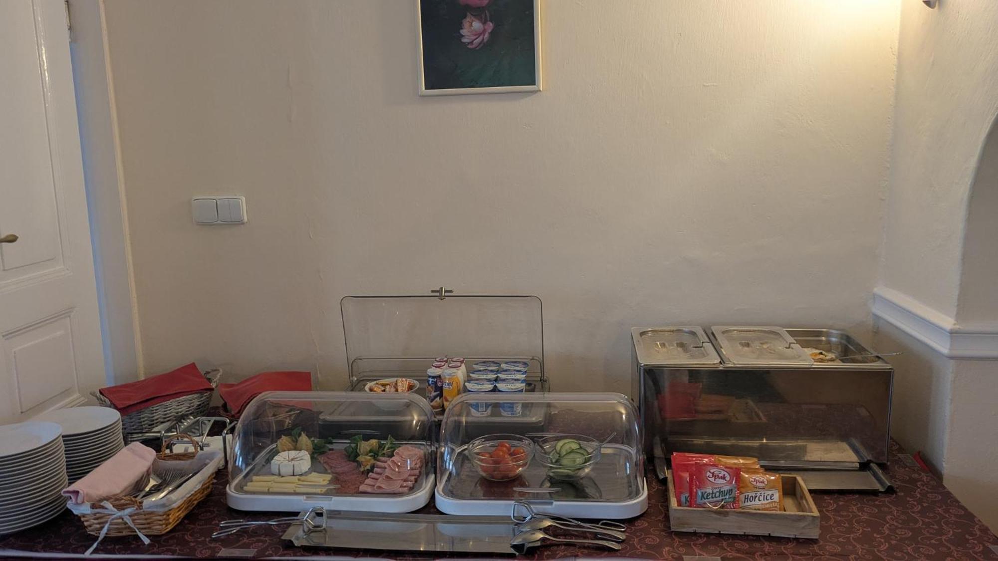 Penzion A Restaurace Nad Hradem Křivoklát Extérieur photo