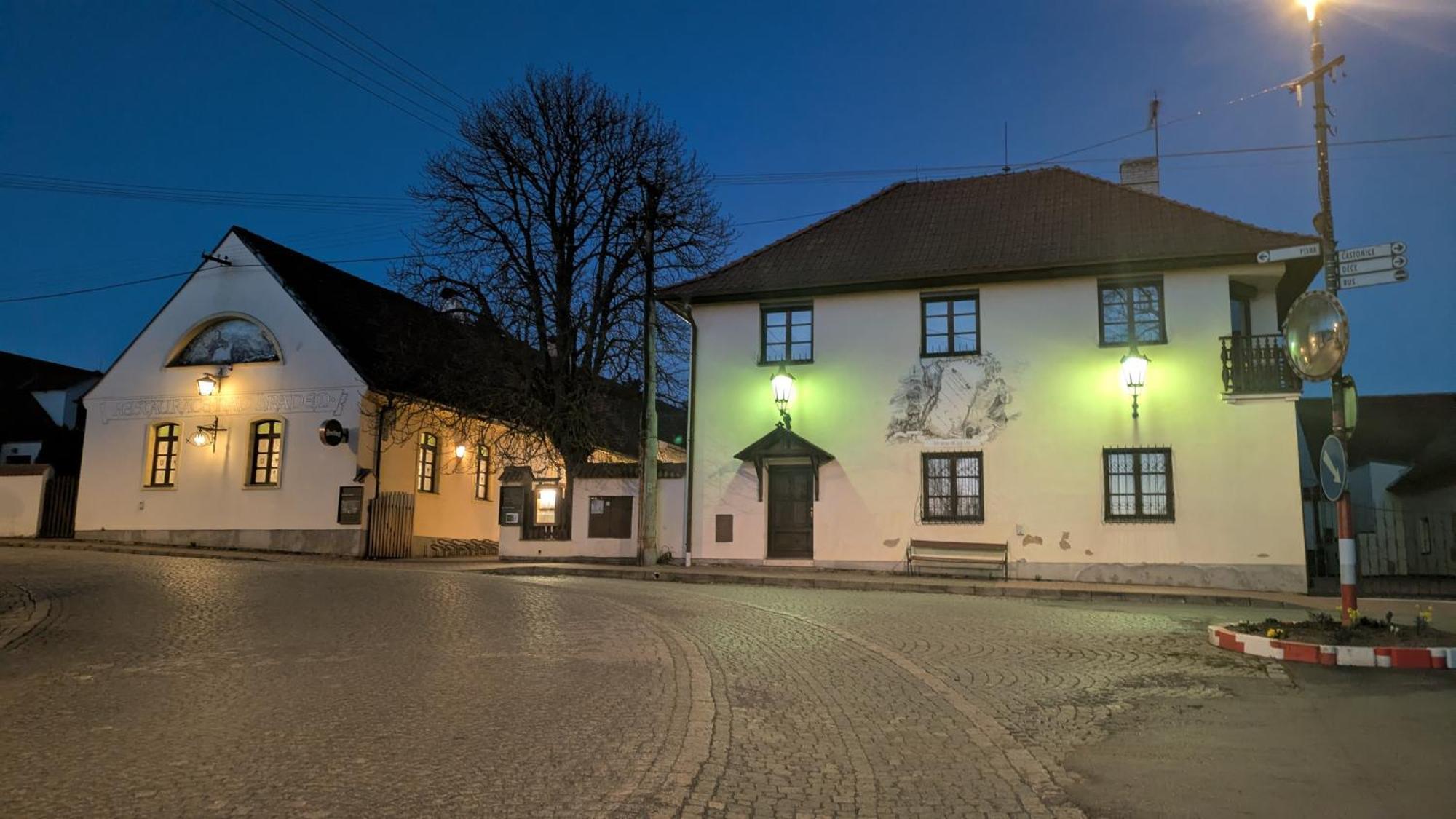 Penzion A Restaurace Nad Hradem Křivoklát Extérieur photo