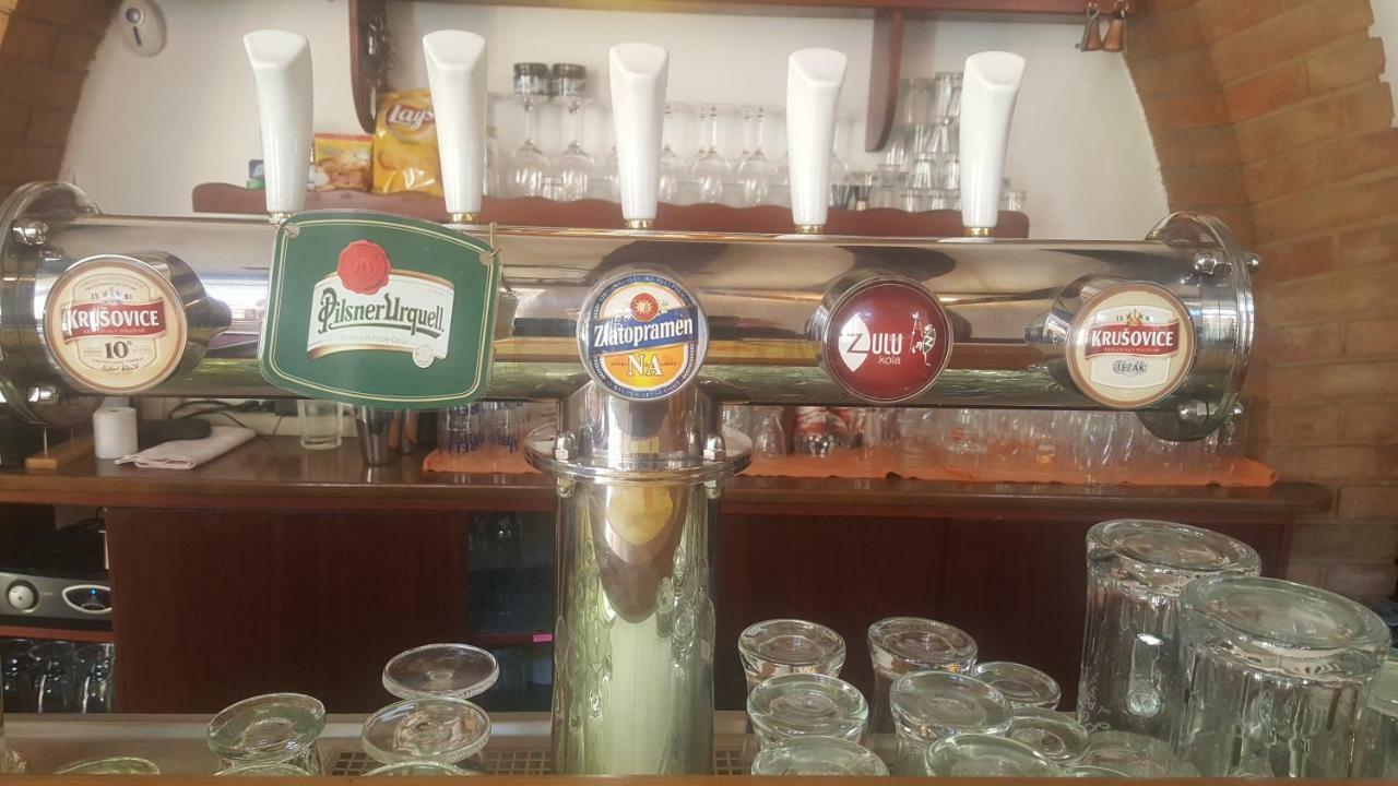 Penzion A Restaurace Nad Hradem Křivoklát Extérieur photo