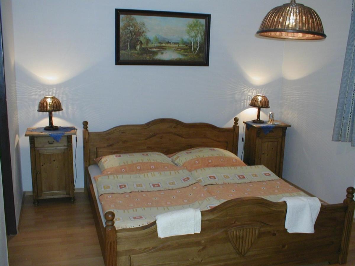 Penzion A Restaurace Nad Hradem Křivoklát Chambre photo